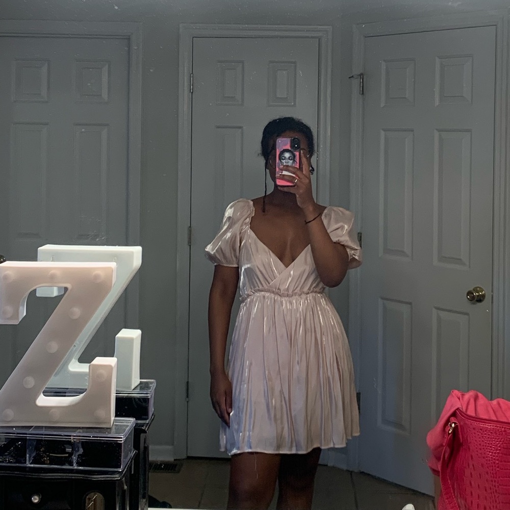 Gorgeous metallic comfortable puff sleeve dress
